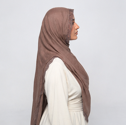 Voile Écorce, vue de dos, dentelle visible sur les côtés